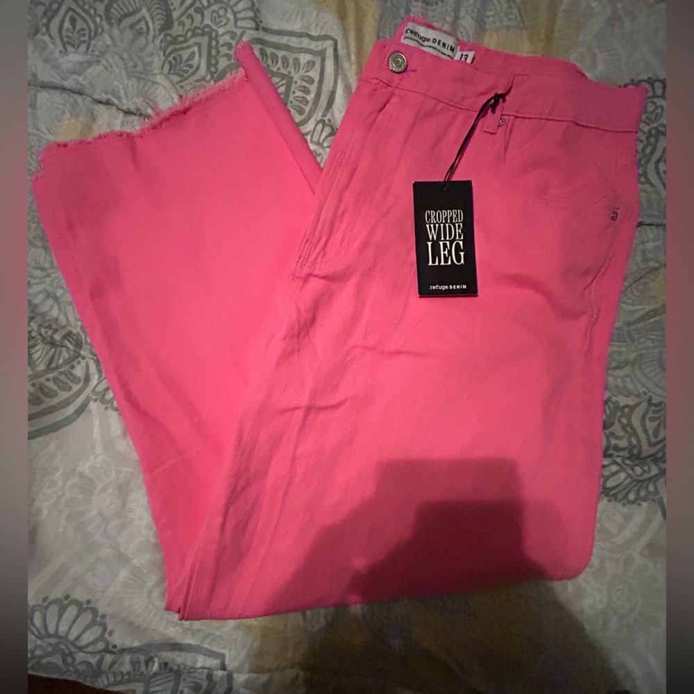 NWT Refuge denim jeans. Wide leg cropped in pretty pink. Size 13. Raw hem. - Picture 1 of 3